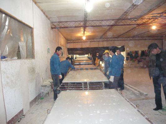 دستگاه وکیوم فرمینگ پلاستیک با منبع هوای 0.8 - 1 مگاپاسکال، توان گرمایشی 48 / 68 کیلووات