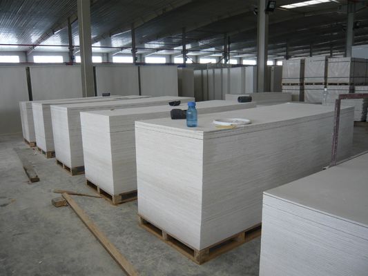 دستگاه وکیوم فرمینگ پلاستیک با منبع هوای 0.8 - 1 مگاپاسکال، توان گرمایشی 48 / 68 کیلووات